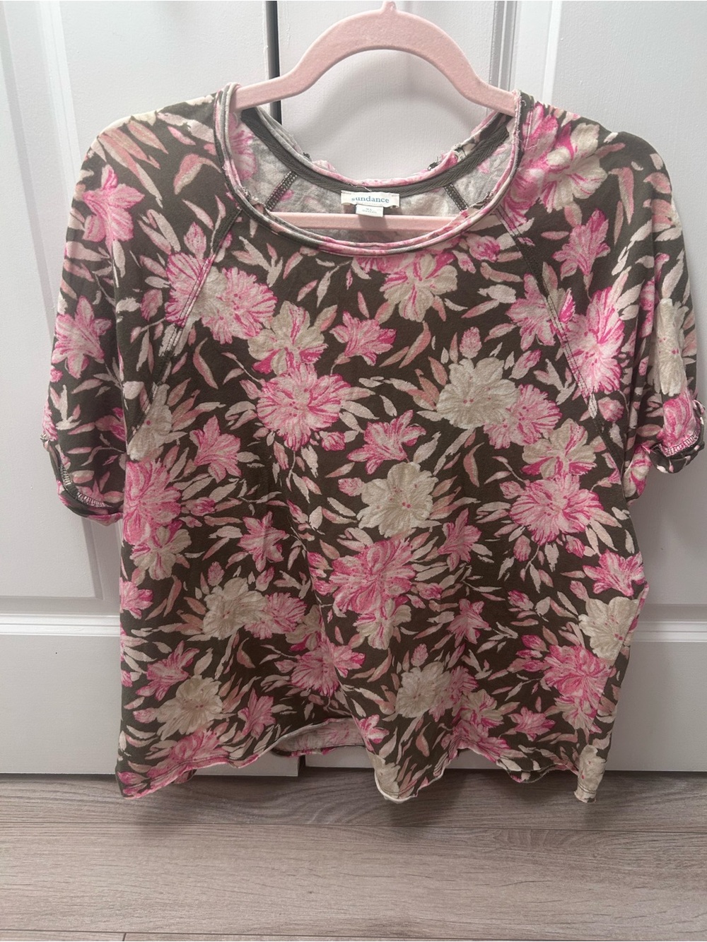 Sundance Olive Floral Short-Sleeve Tee with Pink & Cream Blooms Cotton XL